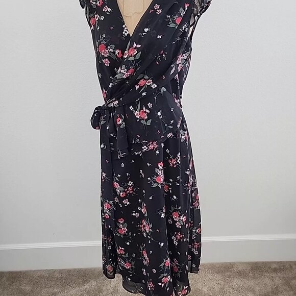 Small Lenon Floral Flutter Sleeve Dress NWT - Picture 15 of 16